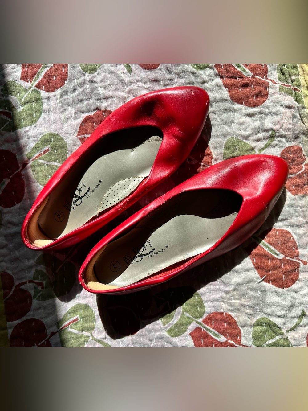 Vintage 80s red pointed toe flats